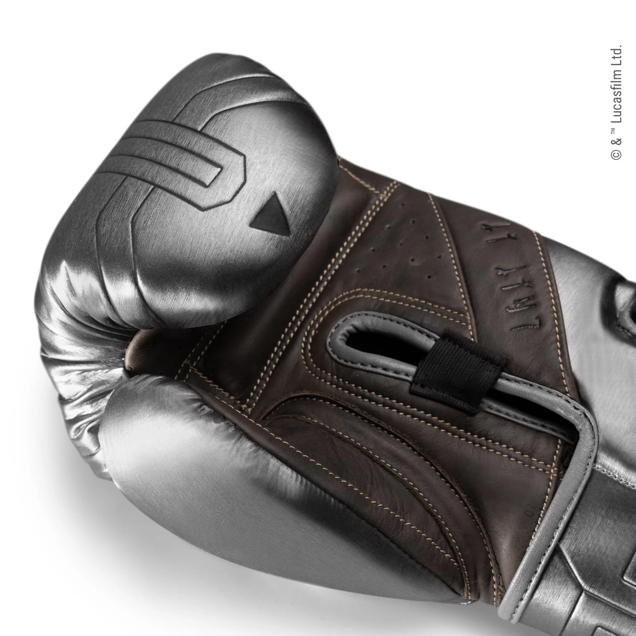 Star Wars Mandalorian Boxing Gloves - Image 5