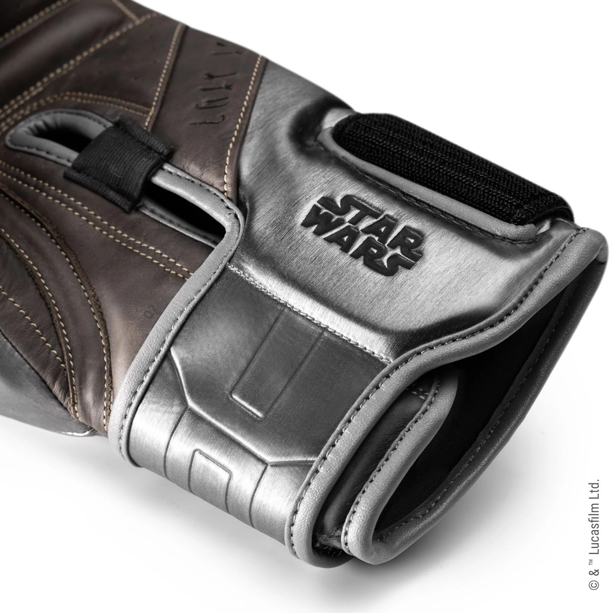 Star Wars Mandalorian Boxing Gloves - Image 6