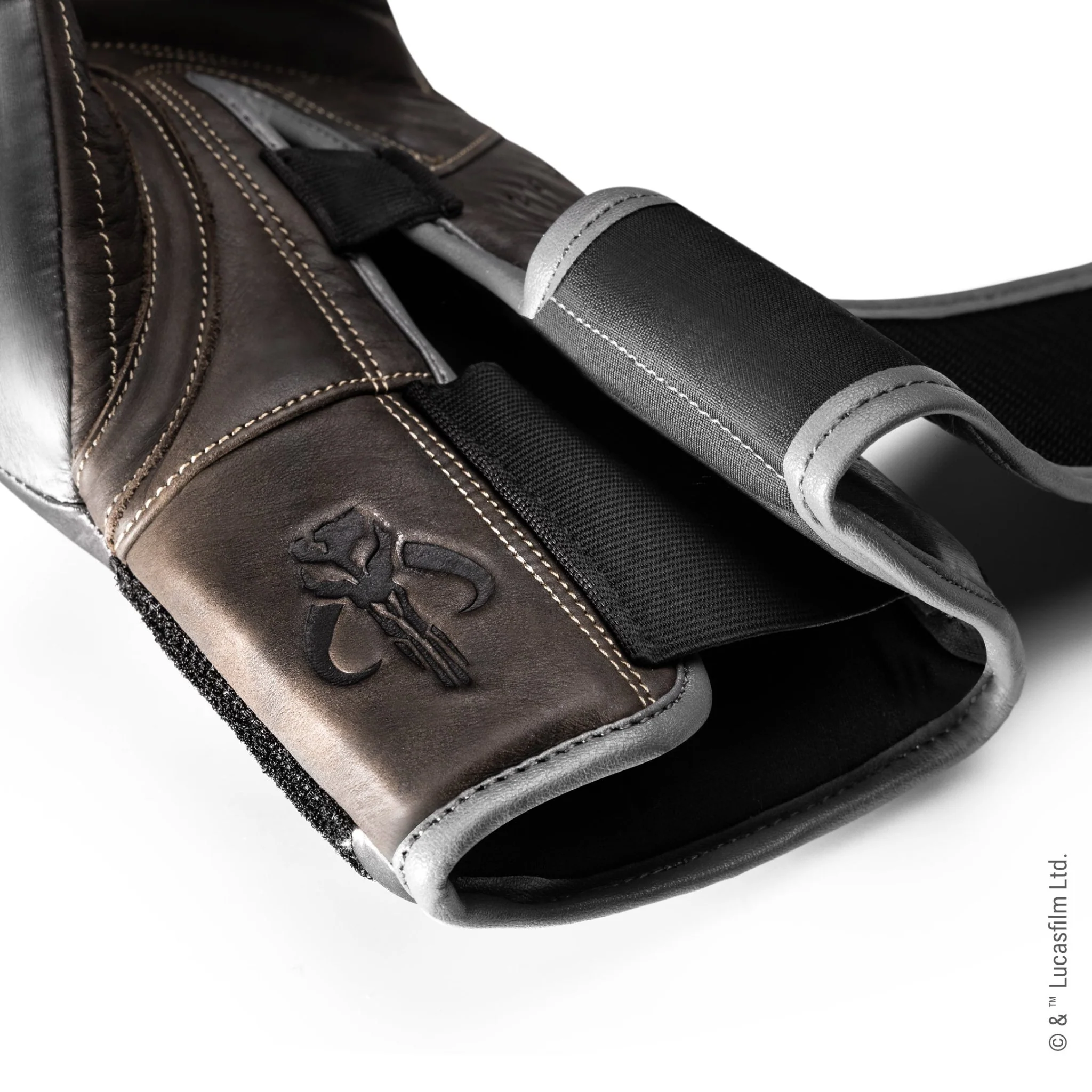 Star Wars Mandalorian Boxing Gloves - Image 7